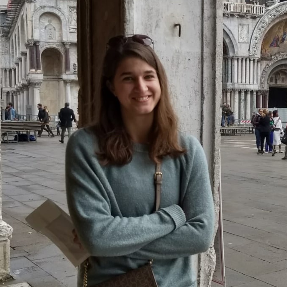 Meet your Posher, Laura